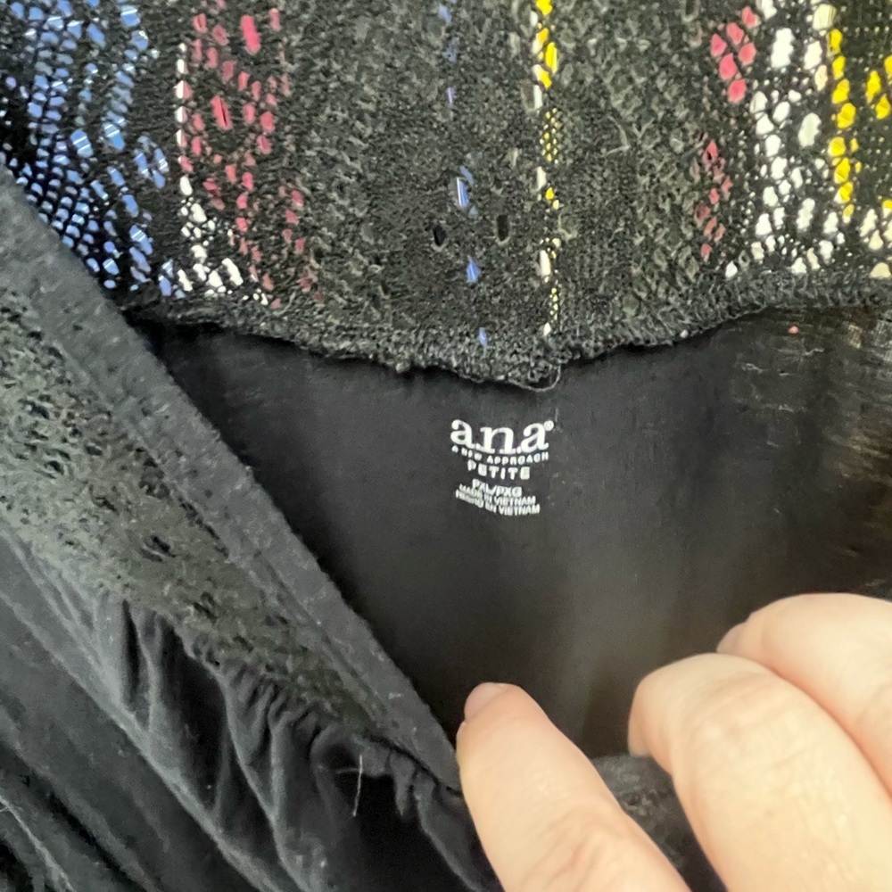 Black Crochet Shoulder 3/4 Sleeve Top | size xl - Picture 2 of 3